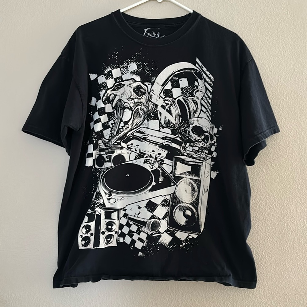 Men’s XL Underground Music Short Sleeve T-Shirt